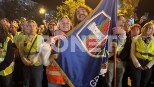 Doček uz zagrljaje i polupce